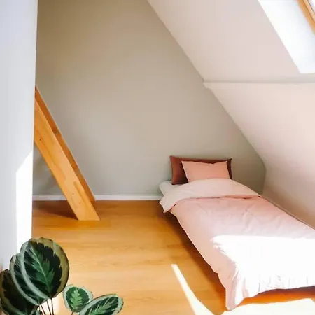 Holiday home Gezellig & Ruim Rijhuis Met 3 Slaapkamers Dichtbij Ghent